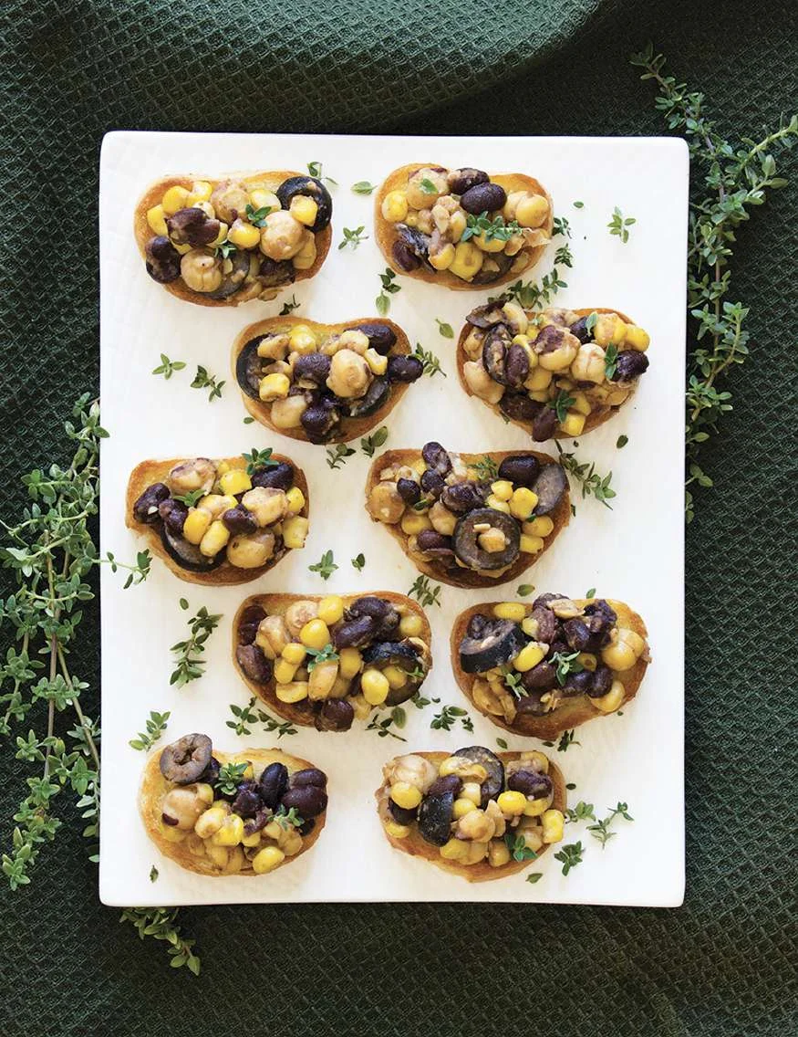 Crostinis à la salade de pois chiches
