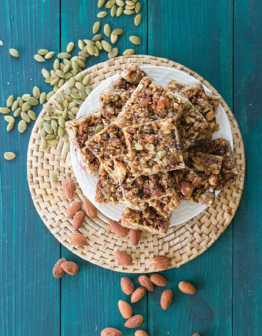 Carrés aux graines de courge et aux amandes