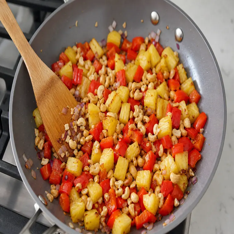 Quinoa sauté à l’ananas · étape 2