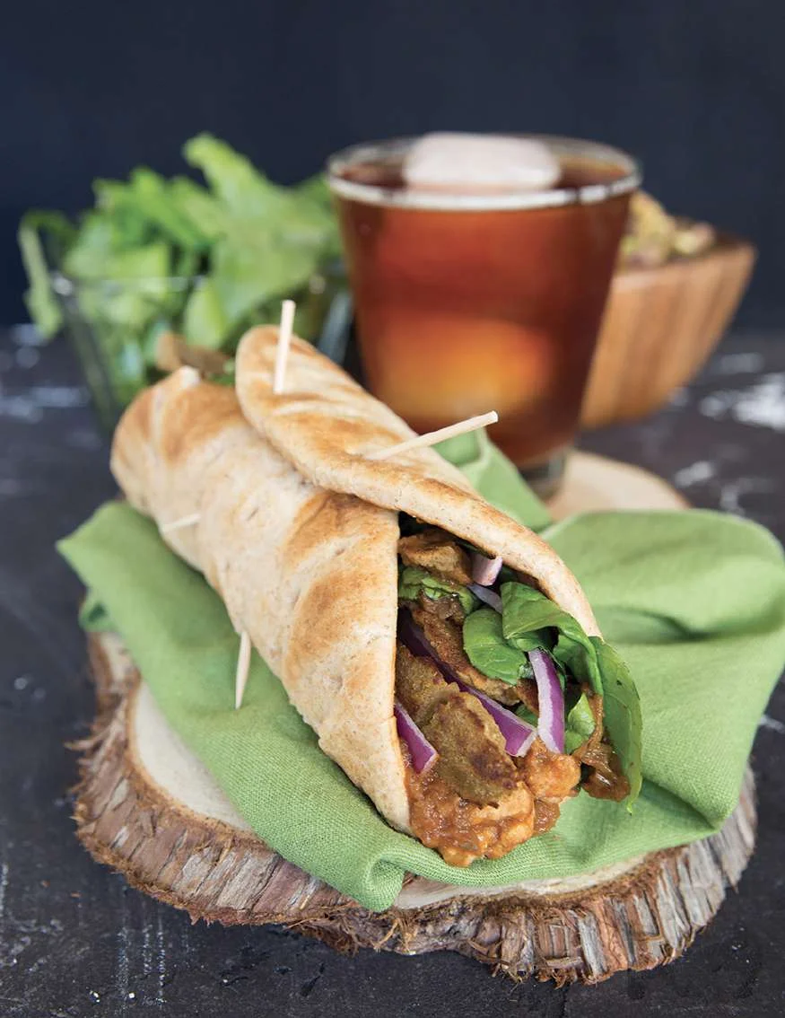 Sandwich de légumes au seitan et pesto de tomates séchées
