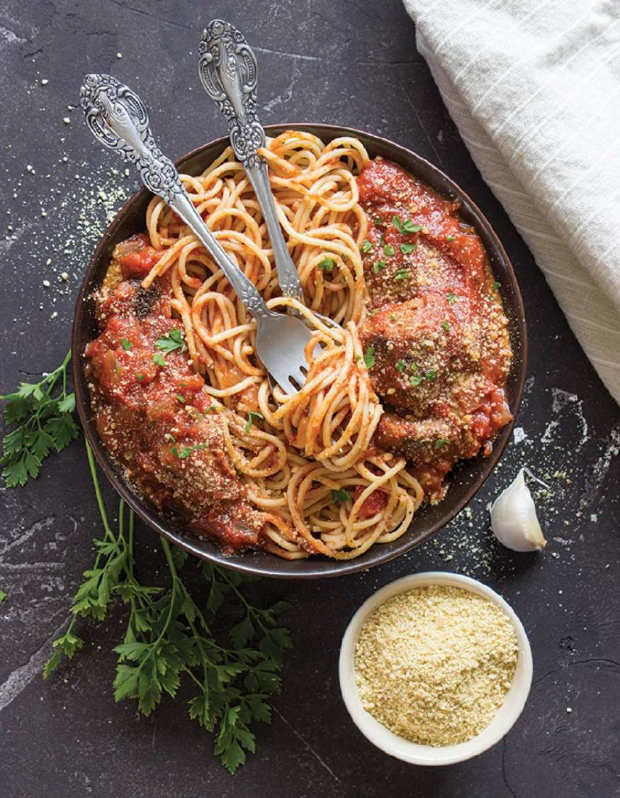 Boulettes de seitan, sauce spaghetti à la mijoteuse