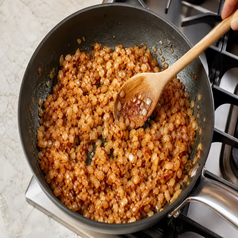 Sauce crémeuse à l’oignon · étape 1