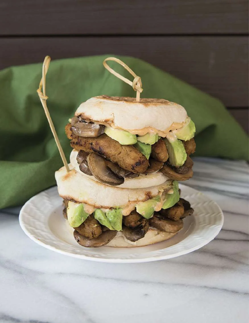 Sandwich déjeuner aux saucisses de seitan à l’érable